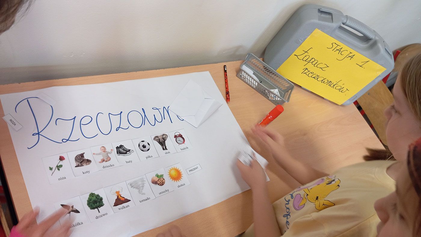 „Gramatyczny tor przeszkód” – nauka przez ruch i zabawę!